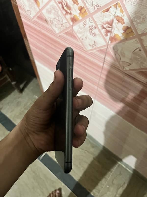 iPhone 11jv 256 gb exchange possible 11