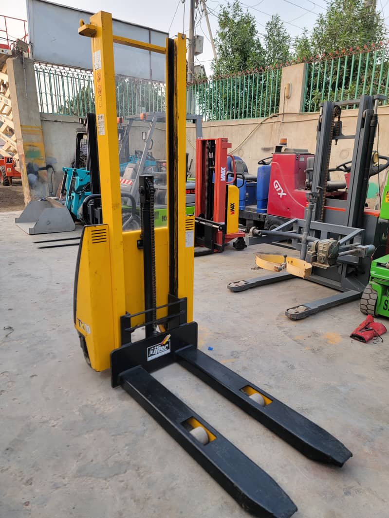 PRAMAC 1 Ton Semi Electric Pallet Stacker Lifter forklift for Sale 4