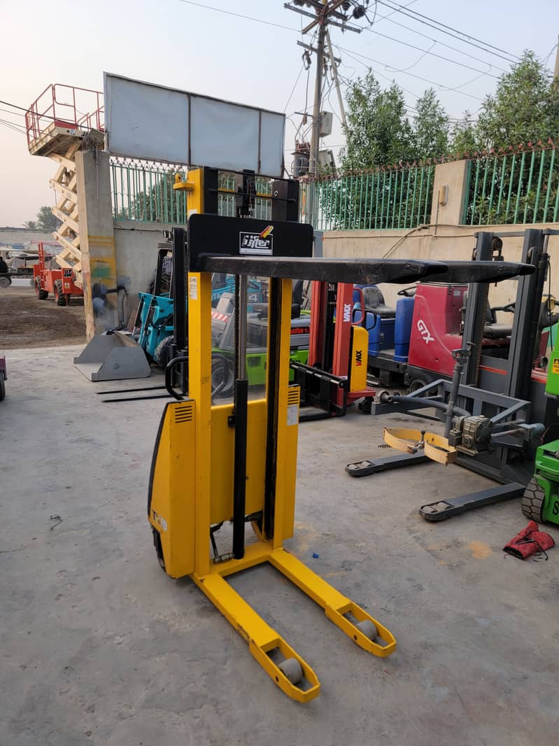 PRAMAC 1 Ton Semi Electric Pallet Stacker Lifter forklift for Sale 5