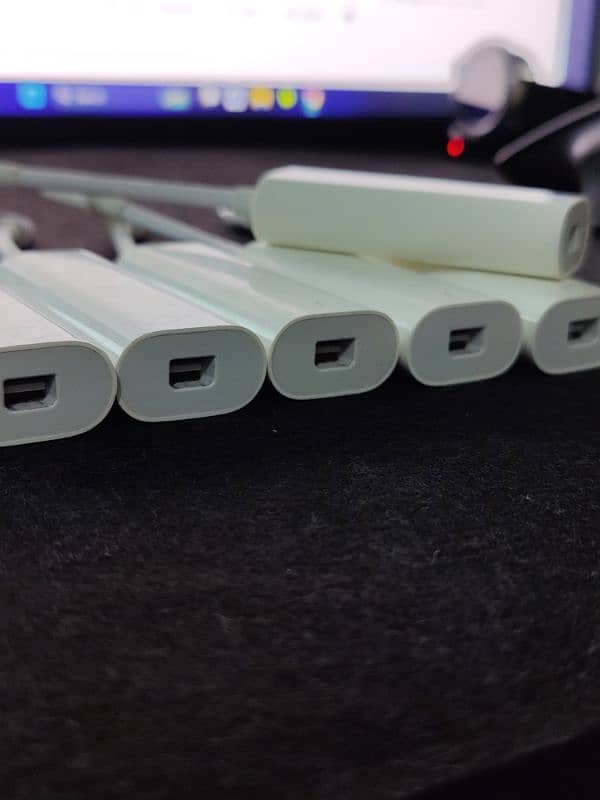 Apple thunderbolt 3 to thunderbolt 2 and type c to dual HDMI connector 5