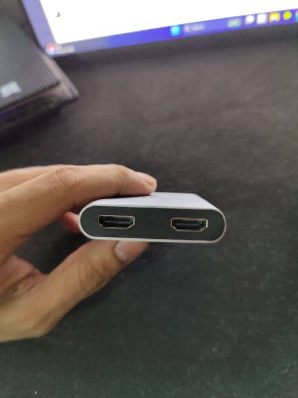 Apple thunderbolt 3 to thunderbolt 2 and type c to dual HDMI connector 12