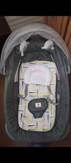 baby electric mastela swing 3 in 1 . . . in excellent condition