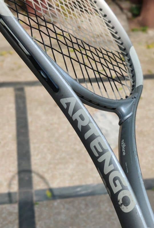 Artengo or Wilson brands rackets 5