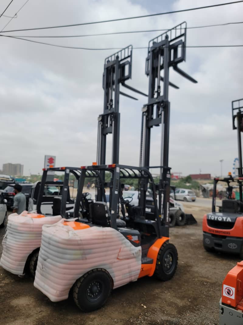 3 Ton Brand New Forklifts Lifters for Sale in Karachi, All Pakistan De 9