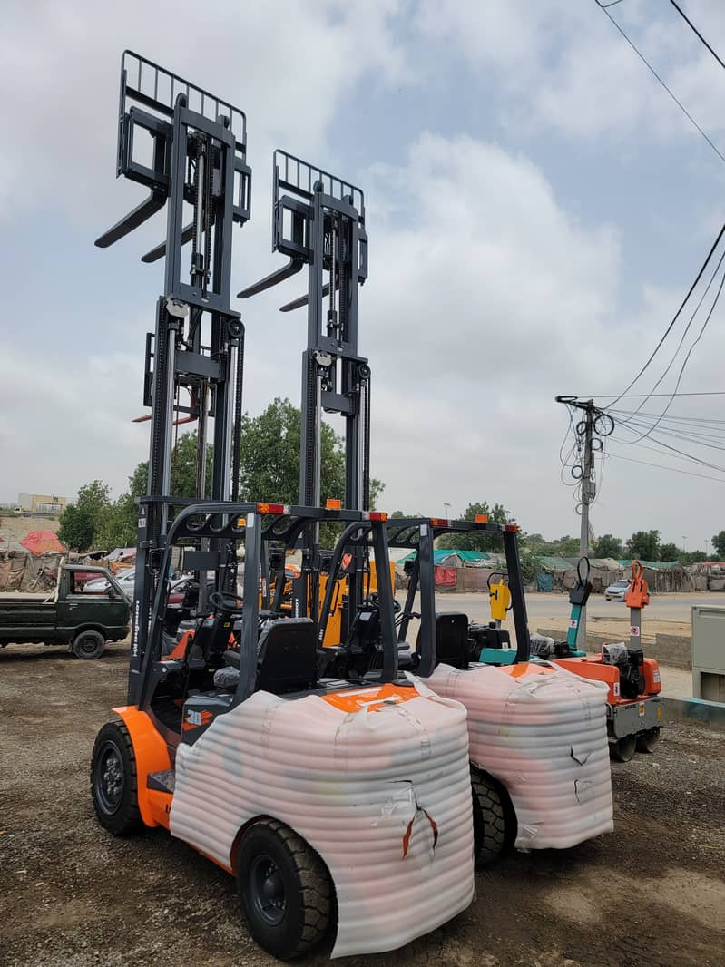 3 Ton Brand New Forklifts Lifters for Sale in Karachi, All Pakistan De 12