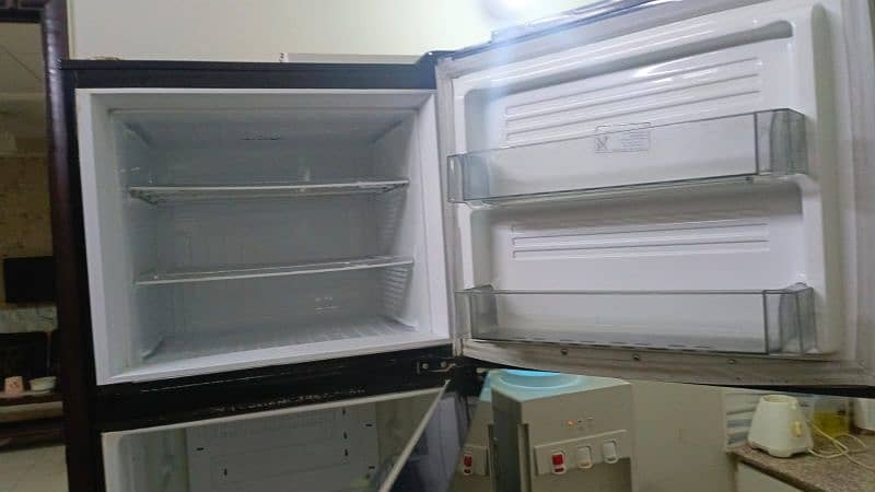 pel refrigerator good condition 1