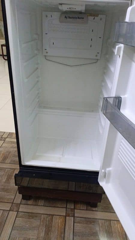 pel refrigerator good condition 3