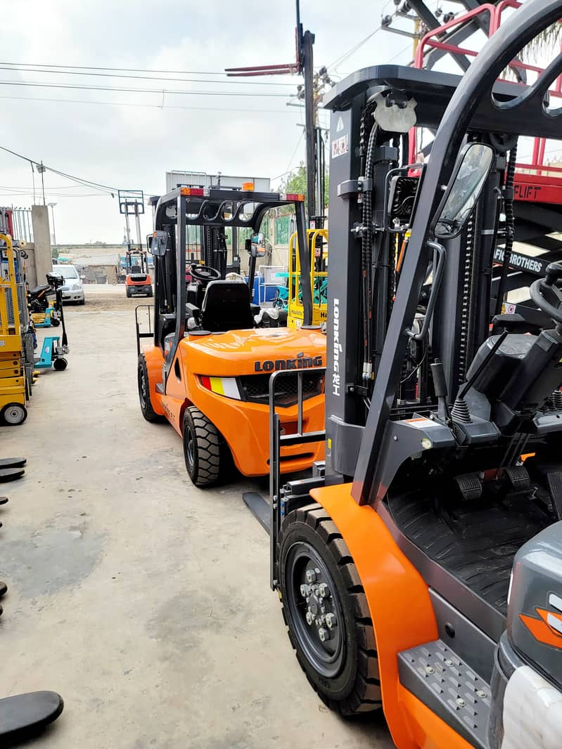 3 Ton Brand New Forklifts Lifters for Sale in Karachi, All Pakistan De 9