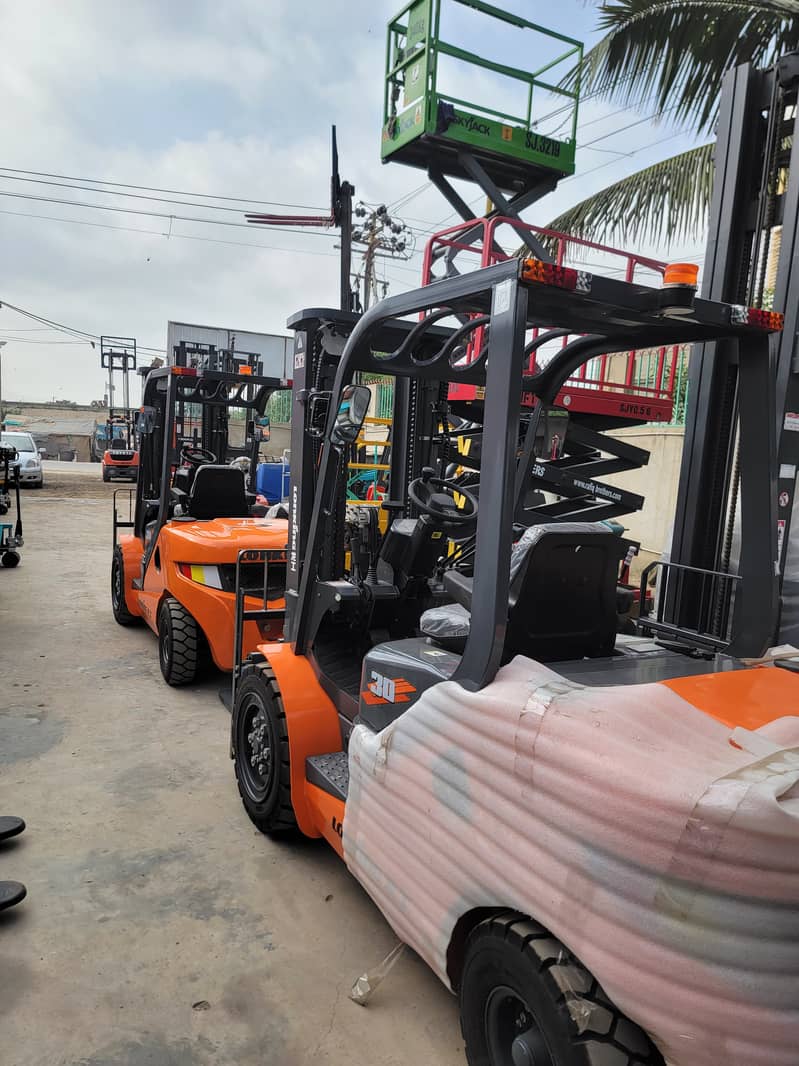 3 Ton Brand New Forklifts Lifters for Sale in Karachi, All Pakistan De 10