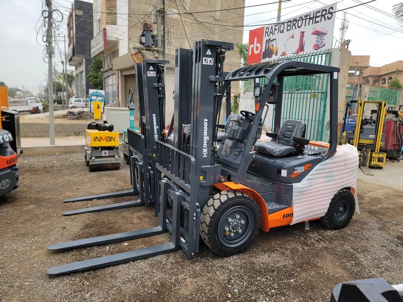 2024 Brand New Forklifts Lifters for Sale in Karachi, Pakistan Deliver 11