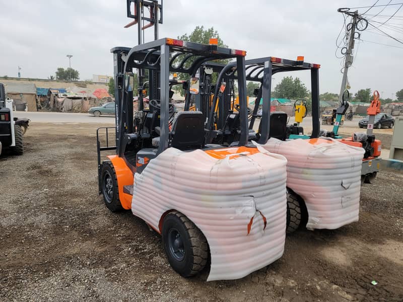 2024 Brand New Forklifts Lifters for Sale in Karachi, Pakistan Deliver 13