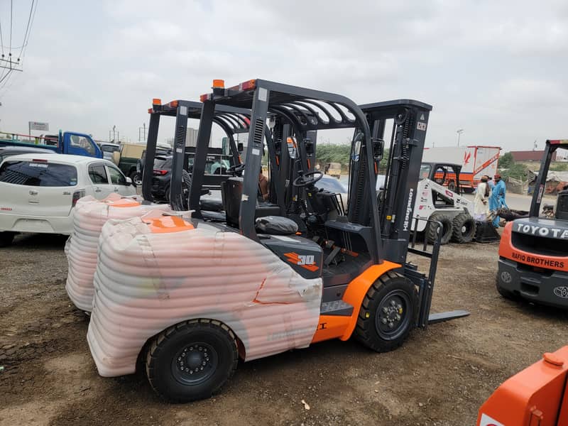 2024 Brand New Forklifts Lifters for Sale in Karachi, Pakistan Deliver 14