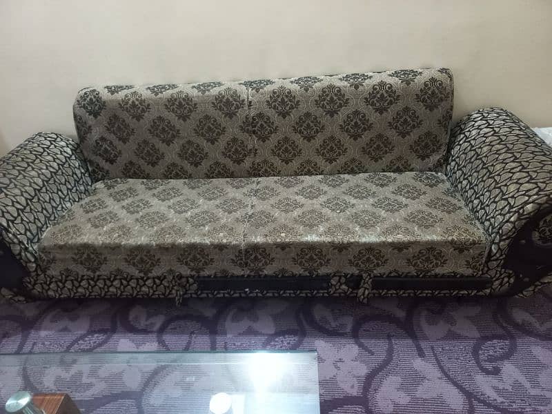 Used Sofa Cumbed 1