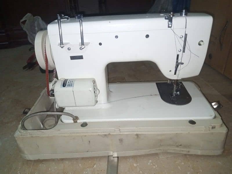 Riccar domestic sewing machine 2