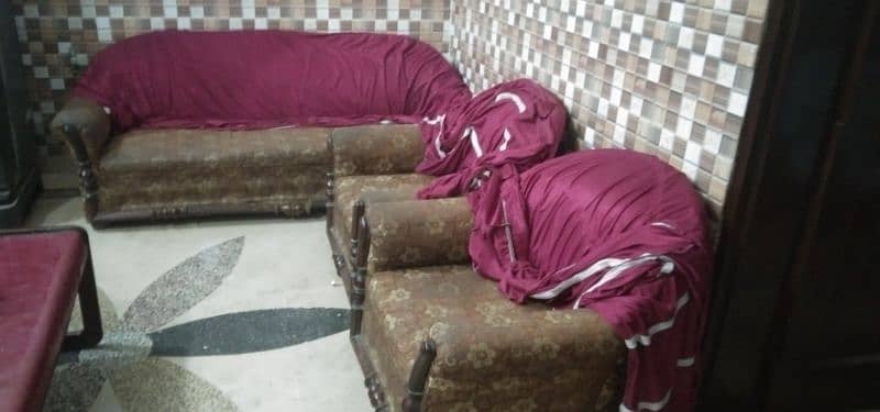 Sofa Set/ 5 Seater in Rawalpindi 7