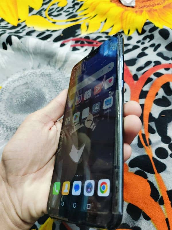 Huawei y9 hain only panal change aj hi krwaya hain original 4