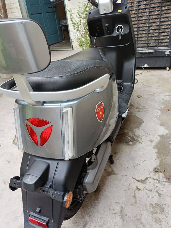 Metro E8S pro electric scooty yadea scooter 8