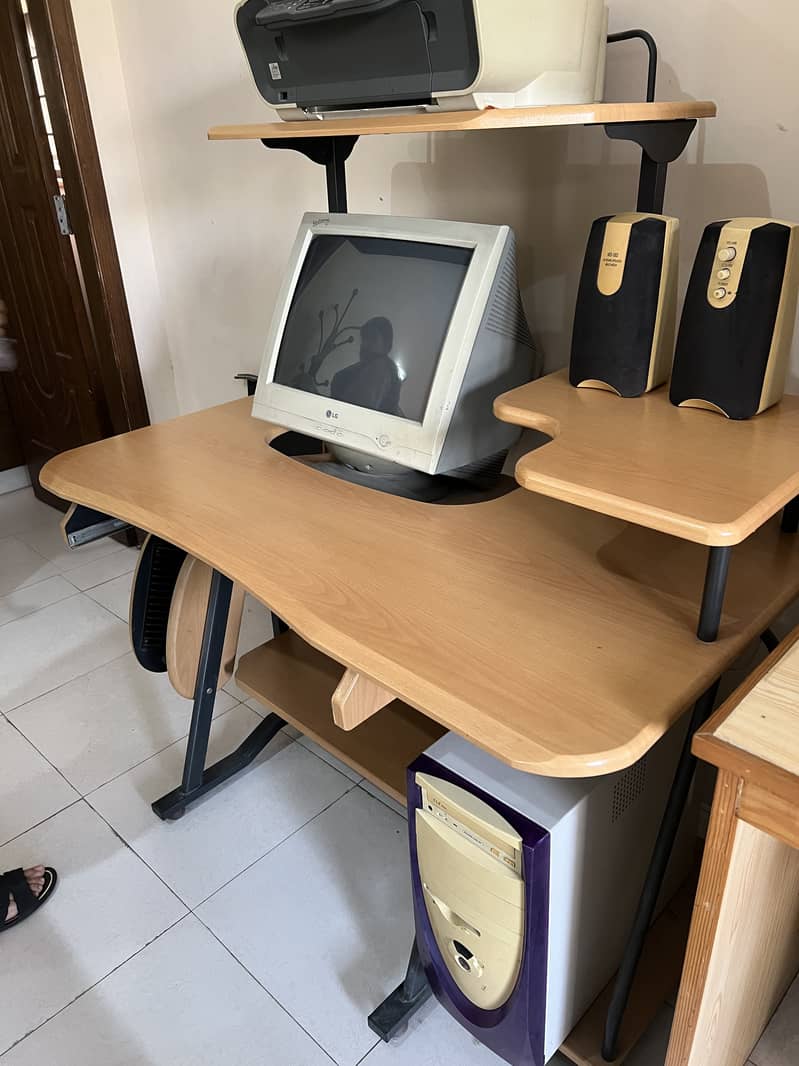 Imported Computer Table/ Office or Study Table (can be disassembled) 0