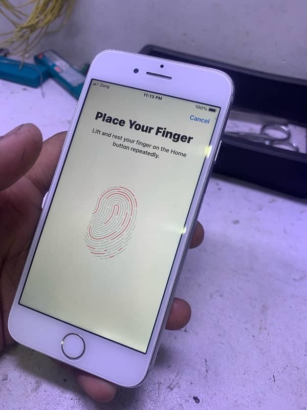 iPhone 7 (32) Gb Pta Approved All Okay 4