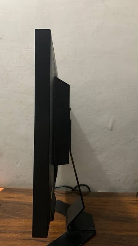 LCD IPS 23.0” EIZO 1