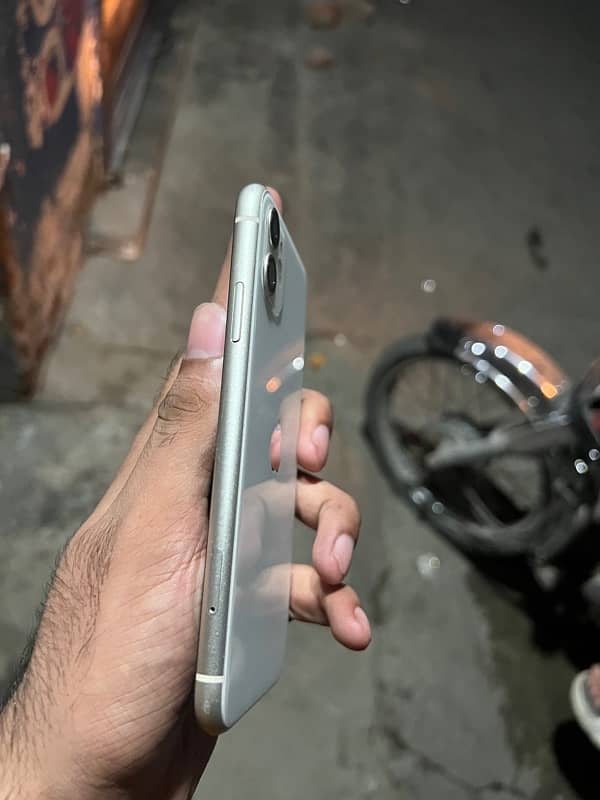 iphone 11  64 gb jv 2