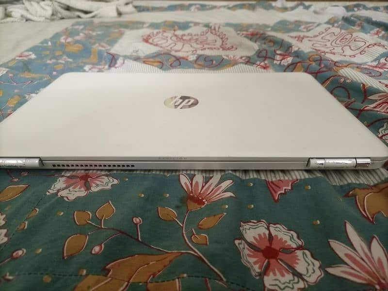 ho laptop 1