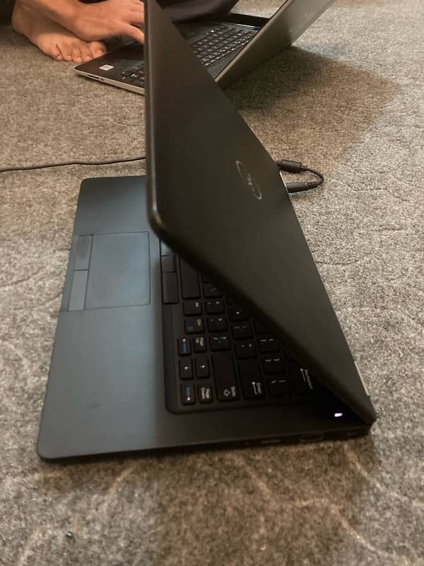 Dell latitude 5490 9