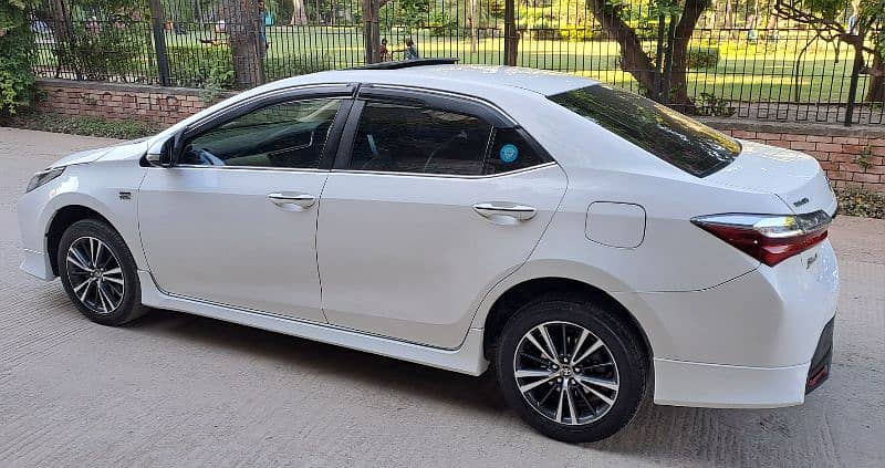 Toyota Altis Grande 2019 Full Option Excellent 3