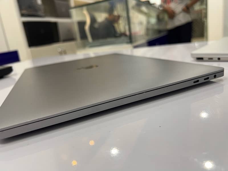 Macbook Pro 2019 I7 9th 32/512 1