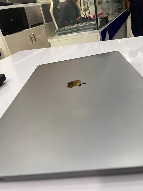 Macbook Pro 2019 I7 9th 32/512 3