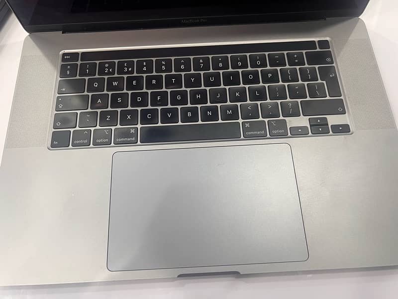 Macbook Pro 2019 I7 9th 32/512 4