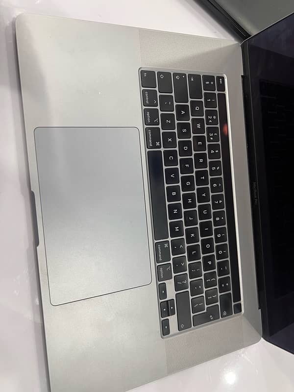 Macbook Pro 2019 I7 9th 32/512 6