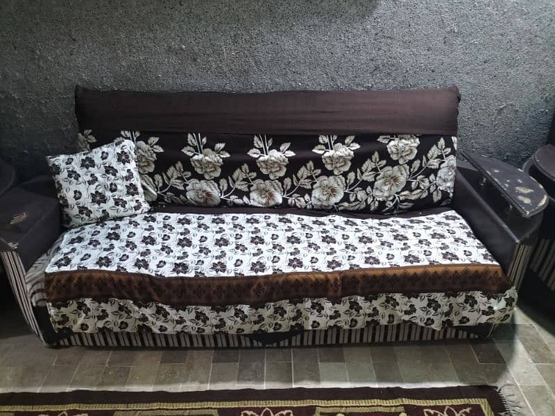 3 seter sofa for sale. Condition used. . Brilliant sofa 0