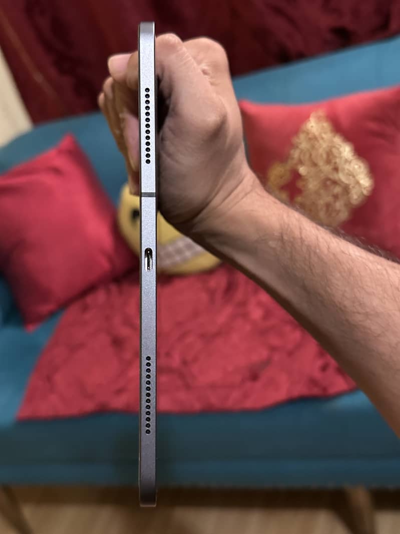 iPad Pro (11-inch) 2nd Generation (128 GB with Latest 18.1 Version) 4