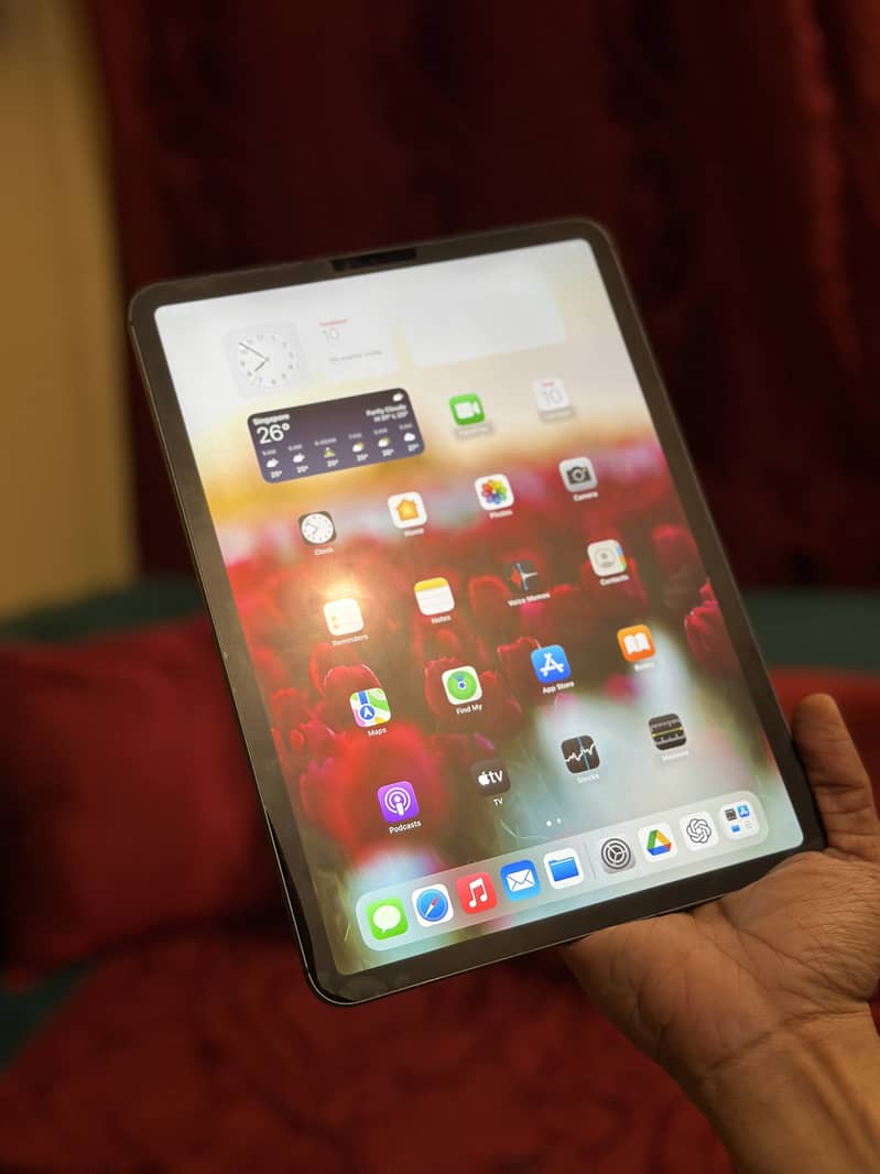 iPad Pro (11-inch) 2nd Generation (128 GB with Latest 18.1 Version) 10