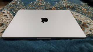 Macbook Pro M3 8/512gb 10/10 condition unused