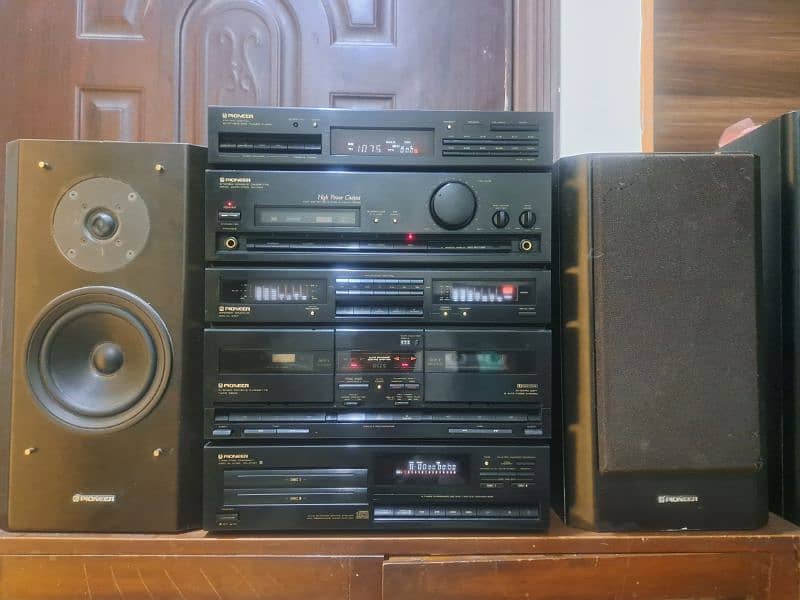 Pioneer Sterio System 4