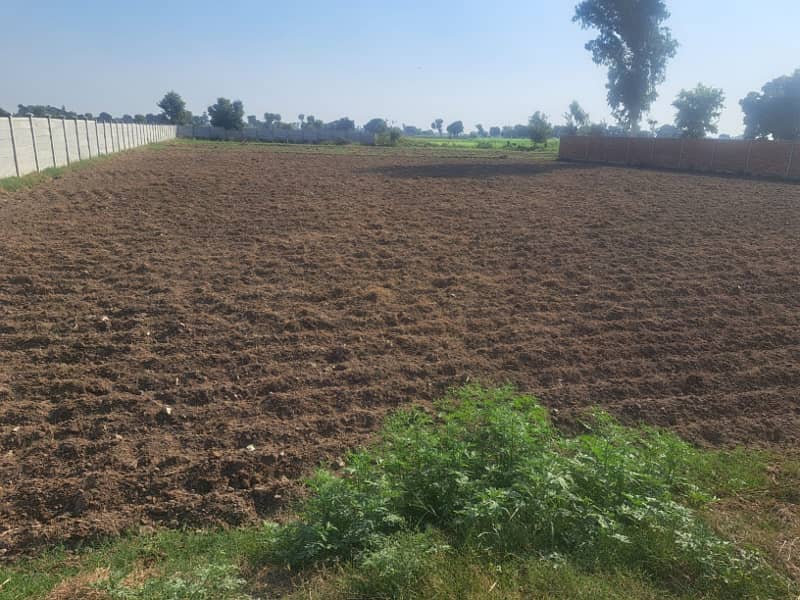 Luxury Farmhouse Land 20 Kanal 18 Marla for Sale Near Bedian Road, Lahore! 50 Lac per Kanal 8