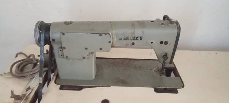 juki machine D555 for urgent sale 0