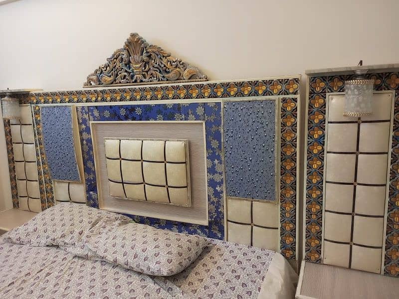 bedset with side table and matress(urgently for sale) 3