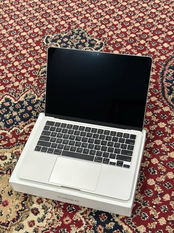 Macbook Air M3 (2024) 1