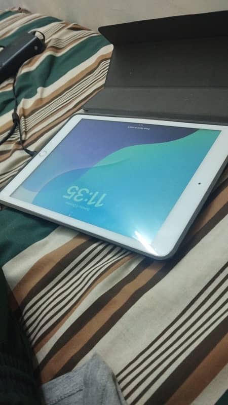 Apple Ipad 8th generation for sale 1