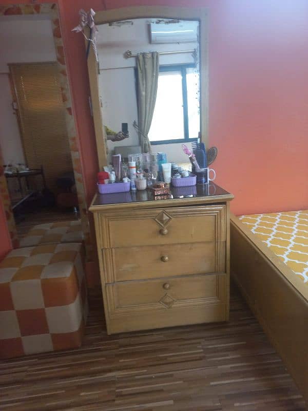 2 Single bed, side table and a dressing table 2