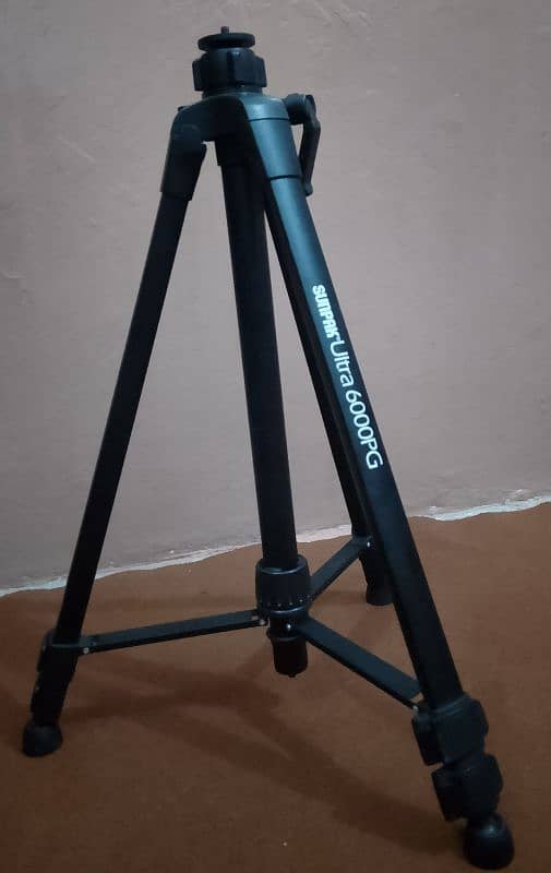 Sunpack Tripod 1