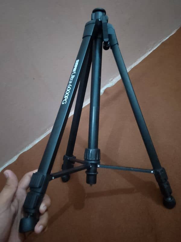 Sunpack Tripod 2