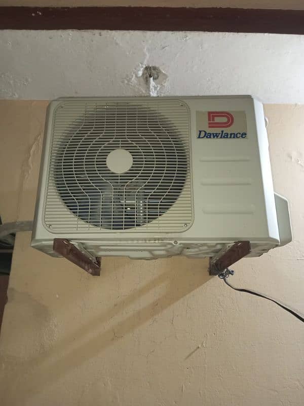 1 ton ac inverter good condition fori sale 1