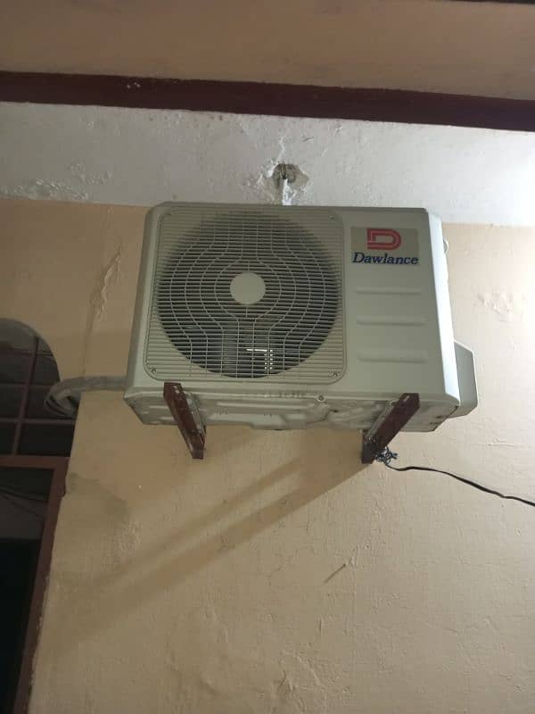 1 ton ac inverter good condition fori sale 2