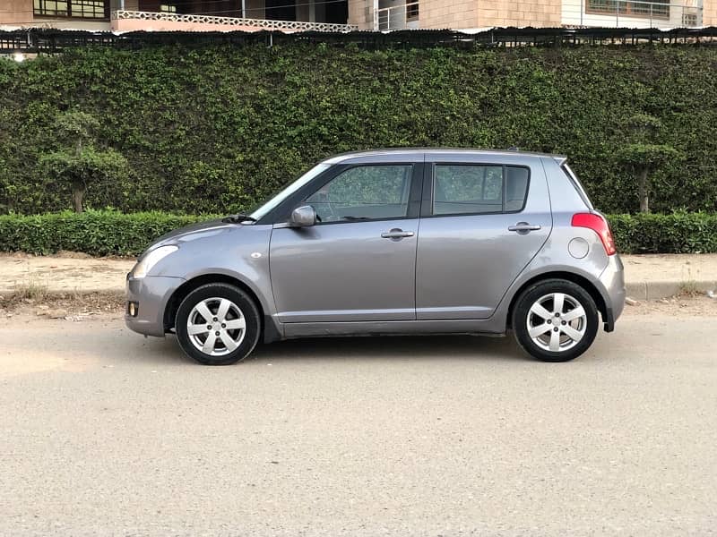 Suzuki Swift 2017 Dlx Nav Automatic 2018 registered. 4