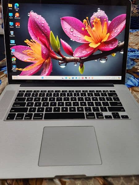 Apple MacBook Pro Mid 2015 3