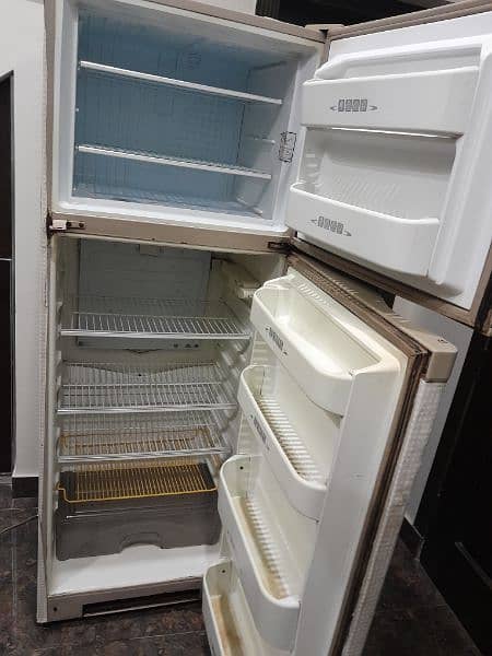 Dawlance Good Condition Fridge 4